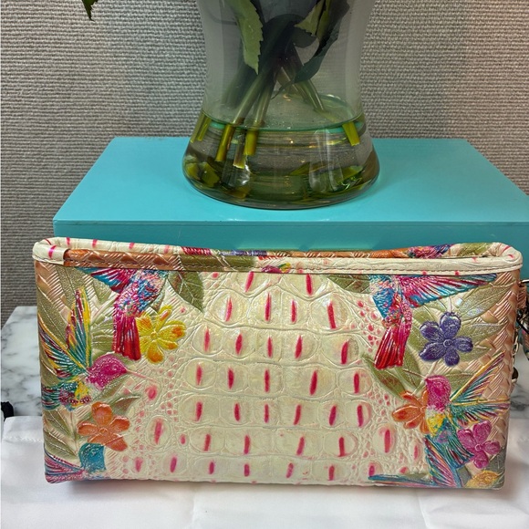 NWT Brahmin Iridescent Multicolor Hummingbird Desert Bloom Kayla Wristlet Clutch - Picture 6 of 11